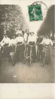 Vernon * Carte Photo 1911 * Cyclistes Au Village - Vernon
