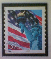 United States, Scott #3981, Used(o), 2006 Definitive Coil, Liberty And The Flag,39¢ - Gebruikt