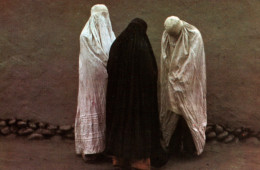 CPM - PAKISTAN - WOMEN In BURQA ... Edition Venus - Pakistan