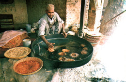 CPM - PAKISTAN - Traditional Dish Of Hamburgers ... Edition Venus - Pakistan