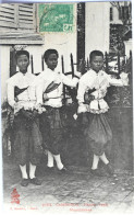 C. P. A. : CAMBODGE : PHNOM-PENH : Musiciennes, Timbre En 1906 - Cambodge