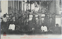 C. P. A. : CAMBODGE : PHNOM-PENH : Danseuses Du Roi Dans Le Mouvement De La Danse, Timbre En 1906 - Cambodge