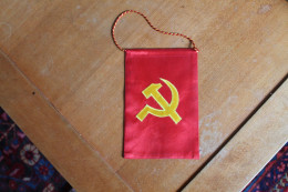 PETIT FANION SOVIETIQUE COMMUNISTE - Vlaggen