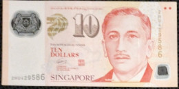 Singapore 10 Dollars VF Polymer Banknote / 02 Photos - Singapore