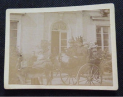GROUPE  DE  PERSONNES   PHOTO   ANCIENNE   ALBUMINE  1890 1900   ENFANTS  DOMESTIQUE  MAITRESSE  DE  MAISON - PROMENADE - Anonieme Personen