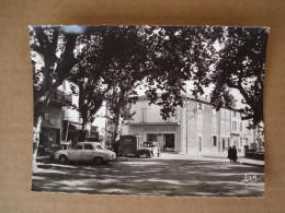 84 - SORGUES - Place De La République (Maison Chevalier...Automobiles Citroen, Renault Dauphine...) - Sorgues