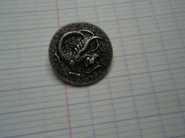 Bouton Dragon - 24 Mm - Plastique Ou Autre - Buttons