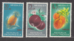 Indonesia 1961 Fruits Mi#320-322 Mint Never Hinged - Indonesia