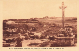 Brignogan * Lavoir Et Calvaire De Pont Ar Croaz * Laveuse Lavandière Blanchisseuse - Brignogan-Plage