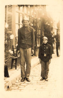 Semur En Auxois * Carte Photo Cachet à Sec Photographe A. Arvet * Sapeurs Pompiers 2 Générations !* Pompier Homme Enfant - Semur