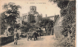 FRANCE - Royat - La Vieille Eglise - Charrette - Escalier - Carte Postale Ancienne - Clermont Ferrand