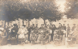 France - Lourdes - Groupe De Malades En Chaise Roulantes  -  Carte Postale Ancienne - Lourdes