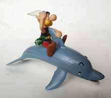 FIGURINE PLASTOY 2003 ASTERIX SUR UN DAUPHIN (3) - Asterix & Obelix