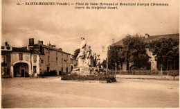 SAINTE-HERMINE  -  85  -  Place De Saint-Hermand Et Monument Georges Clémenceau - Oeuvre Du Sculpteur Sicart - Sainte Hermine