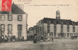 Muzillac * 1906 * La Place De L'hôtel De Ville * Marché ? * Villageois - Muzillac