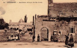 Guingamp * Rue Et Ancienne Abbaye De Ste Croix * Villageois Enfants - Guingamp