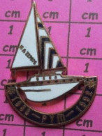 510B Pin's Pins / Beau Et Rare / SPORTS / BATEAU VOILE VOILIER COURSE REGATE PYM 1958 1992 - Voile