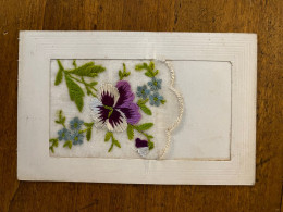 CPA Fantaisie Brodée Ancienne * Fleurs Flowers - Bestickt