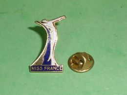 TB3z / Pin's /  :  Miss France                ( état ,voir Scan ) - Personnes Célèbres