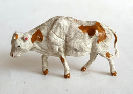 FIGURINE VACHE BLANCHE Tâches Beiges Type BRITAINS ? Non Marquée LA FERME - Autres & Non Classés