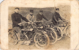 TRansports - Moto - Groupe De 4 Motards - Carte Photo - Carte Postale Ancienne - Motorräder