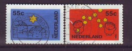 NETHERLANDS 1561-1562,used,falc Hinged - Oblitérés