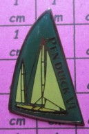 220 Pin's Pins / Beau Et Rare / SPORTS / BATEAU VOILE VOILIER PEN DUICK VI TABARLY - Vela