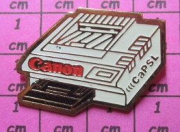 220 Pin's Pins / Beau Et Rare / INFORMATIQUE / FAX CANON CaPSL Par JORDENEN - Informatik