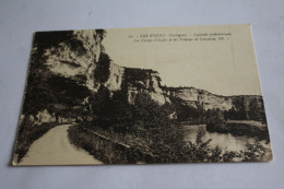 Les Eyzies  Les Gorges D Enfer Et Les Falaises De Laugerie - Les Eyzies