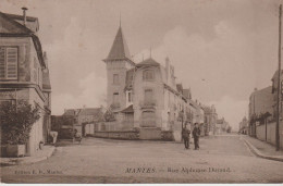 (78) MANTES. Rue Alphonse DURAND  (Carrefour Angle 55, Rue Porte Aux Saints) - Mantes La Ville