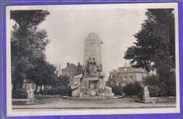 Carte Postale 59. Merville Monument Aux Morts Très Beau Plan - Merville