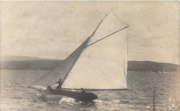 TRANSPORTS - VOILIERS - Voilier En Mer Avec Son équipage - Carte Postale Ancienne - Sailing Vessels