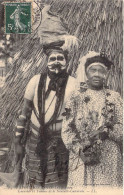 FRANCE - NOUVELLE CALEDONIE - Exposition Coloniale - Guerrier Et Femme De La Nouvelle Calédonie - Carte Postale Ancienne - Nouvelle Calédonie