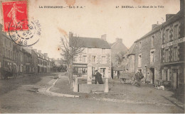 Bréhal * 1907 * Le Haut De La Ville * Place Et Hôtel De Voyageurs * Fontaine Villageois - Brehal