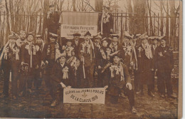 Les Jeunes Poilus De La Classe 1919 Qui Posent   ( Carte Photo écrite De Saint Hubert ) - Other & Unclassified