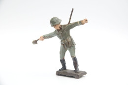 Durolin, German With Grenade, Vintage Toy Soldier, Prewar - 1930's, Like Elastolin, Lineol Hauser - Figurines
