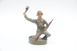 Lineol ? Germany, German With Grenade, Vintage Toy Soldier, Prewar - 1930's, Elastolin, Lineol Hauser, Durolin - Figurines