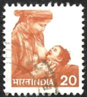 INDE 1982  - YT  716  Dent. 12¾ X 13 - Mère Et Enfant   - Oblitéré - Used Stamps