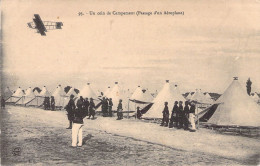 MILITARIA - Un Coin De Campement - Passage D'un Aéroplane - Carte Postale Ancienne - Sonstige & Ohne Zuordnung