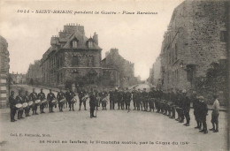 St Brieuc * Pendant La Guerre N°5044 * Place Baratoux , Le Réveil En Fanfare , Dimanche Matin , Par La Clique Du 154ème - Saint-Brieuc