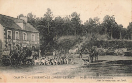 L'hermitage Lorge , Le Paly * Départ équipage De Chasse à Courre Pour Le Rendez Vous En Forêt * Café Restaurant BARBE - Andere & Zonder Classificatie