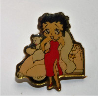 Pin's Pins  PIN-UP SEXY EROTIQUE BETTY BOOP EN TENUE DE SOIREE LISSE - Pin-ups