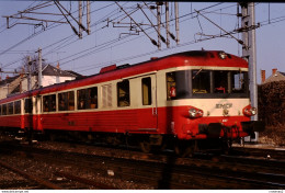 Photo Diapo Diapositive Slide Train Wagon Locomotive Autorail SNCF X 4317 à NEVERS Le 29/11/93 VOIR ZOOM - Diapositives