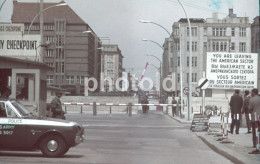 1961 USA ARMY MILITARY FORD TAUNUS 17M POLIZEI POLICE BERLIN GERMANY 35mm DIAPOSITIVE SLIDE NO PHOTO FOTO NB2650 - Diapositives