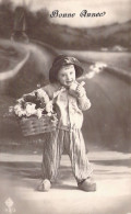 NOUVEL AN - Enfant - Sabots - Pantalon Rayé - Pipe - Carte Postale Ancienne - Neujahr