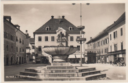 D2261) ST. VEIT A. GLAN - Schlüsselbrunnen U. Altes AUTO DETAILS  - Tolle Alte FOTO AK 1930 - St. Veit An Der Glan