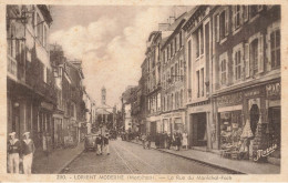 Lorient Moderne * N°230 * La Rue Du Maréchal Foch * Magasin Parapluies * Commerces - Lorient