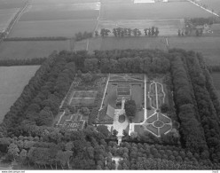 Uithuizen, Menkemaborg, Luchtfoto LF654 - Uithuizen