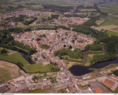 Hulst, Luchtfoto LF194 - Hulst