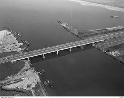 Naarden - Flevoland Brug, Luchtfoto LF226 - Naarden